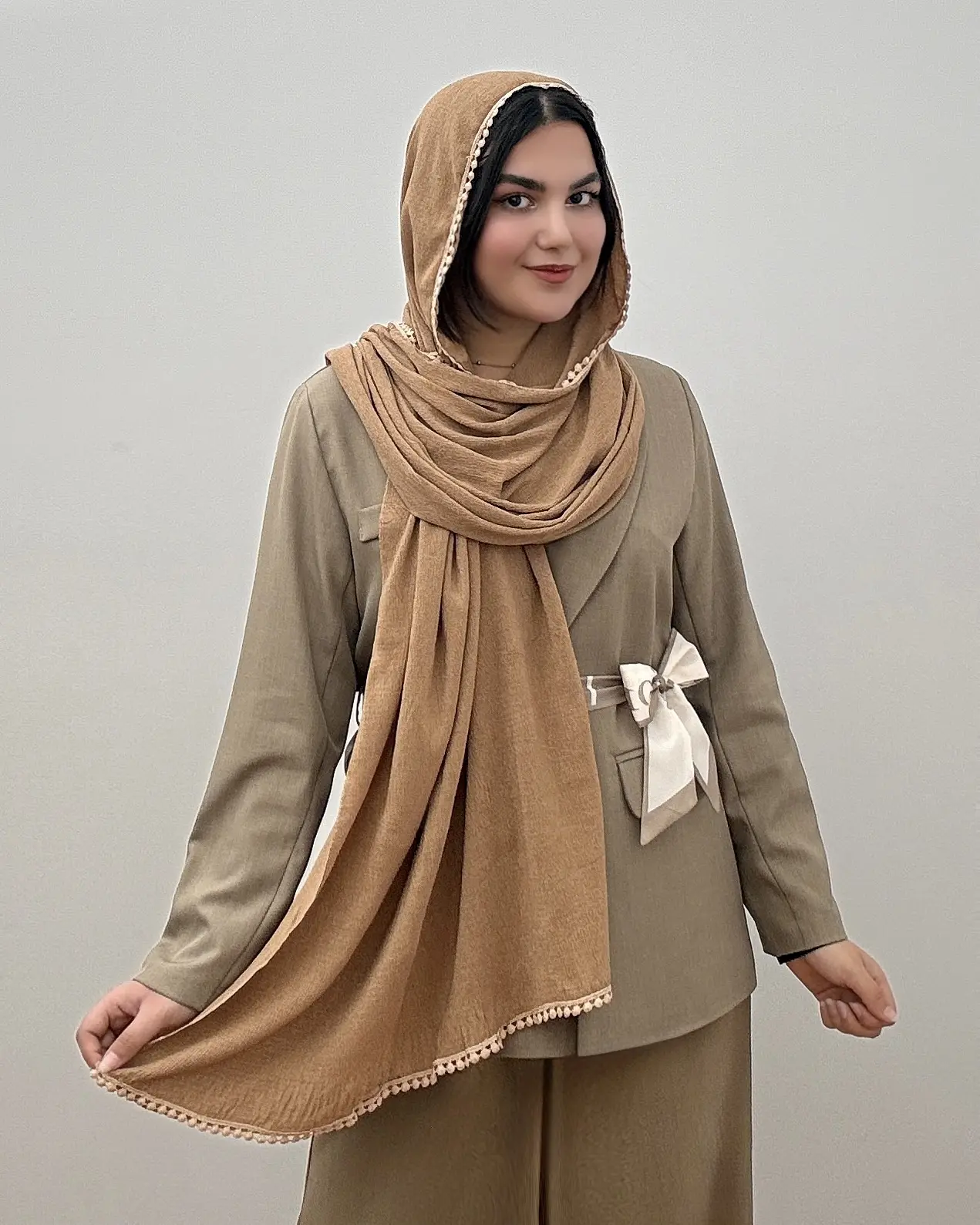 شال دخترانه و زنانه نخی مدل دور عدسی